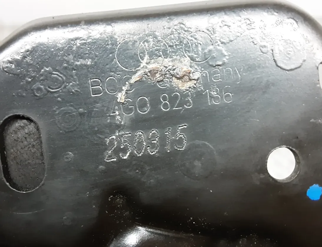 AUDI Q3 8U (2011-2020) Bonnet Safety Latch 4G0823186 33731410