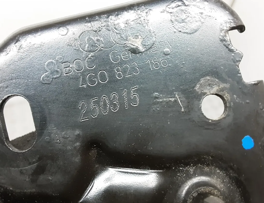 AUDI Q3 8U (2011-2020) Крюк капотa 4G0823186 33731421