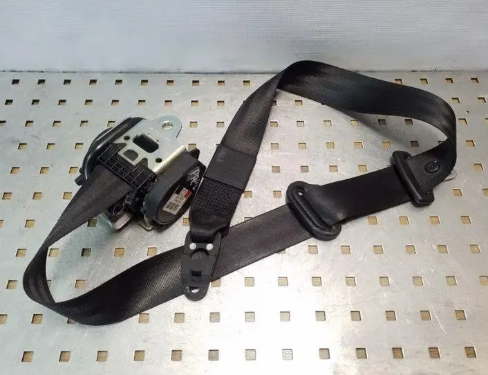 AUDI A4 B7/8E (2004-2008) Front Left Seatbelt 601916200C,8E0857705F 25119371