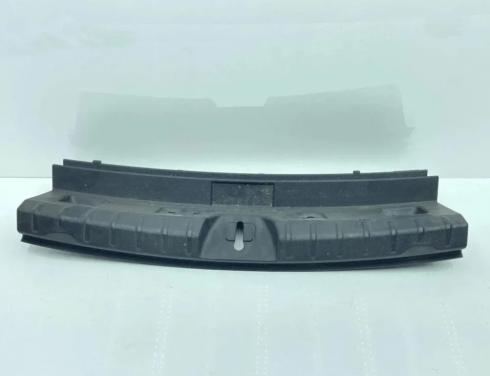 BMW 3 Series F30/F31 (2011-2020) Обделка замка багажника 30E00353,7351650 31522550