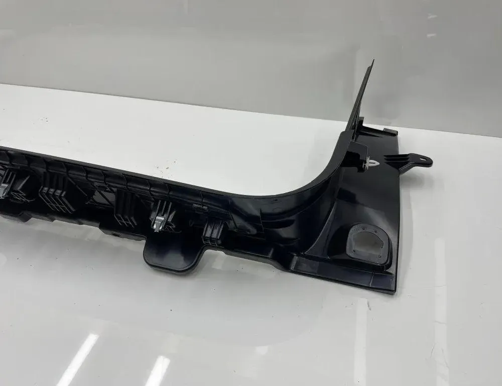 BMW 5 Series G30/G31 (2016-2023) Обделка замка багажника 7387530,21437510 31522765