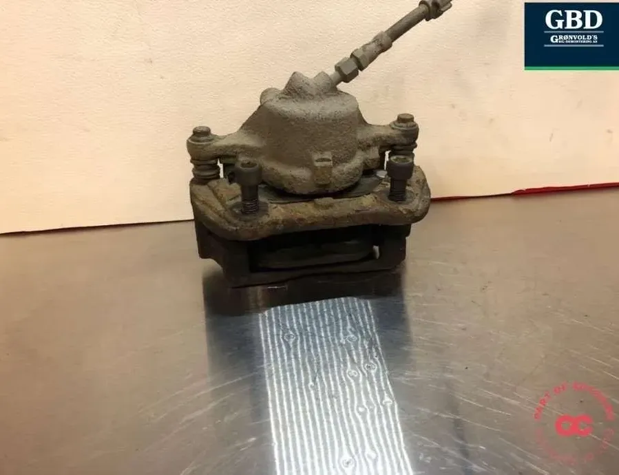 VOLVO 940 1 generation (1990-1998) Супорт тормозов передний левый 8111057 30892847