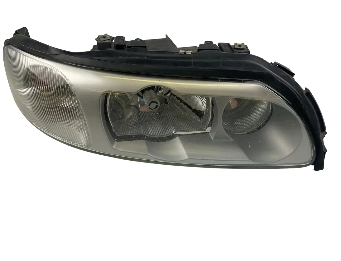 VOLVO V70 2 generation (2000-2008) Front Right Headlight 30655961 34532785