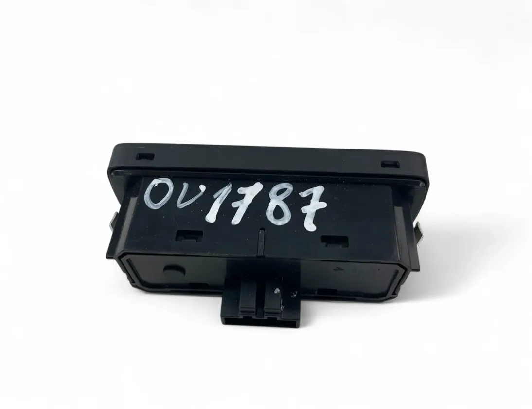 VOLVO V90 2 generation (2016-2024) Back cover Open Switches P31443873 32192271