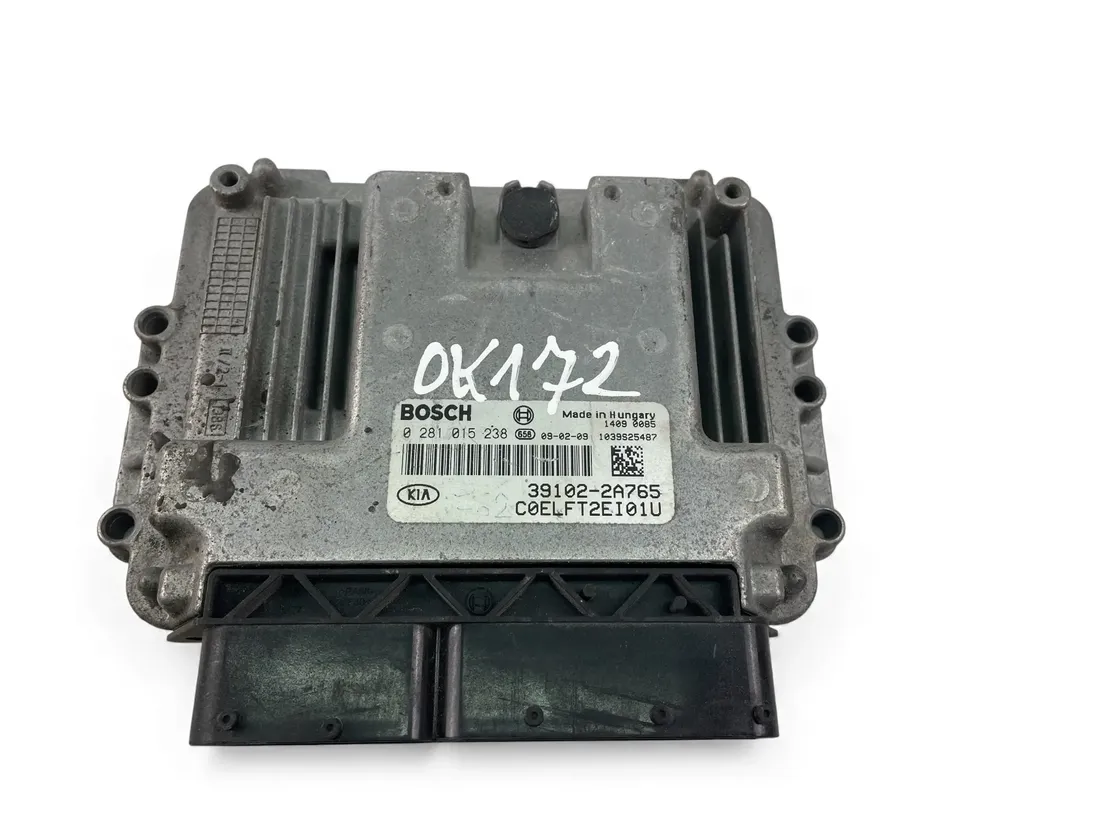 KIA Cee'd 2 generation (2012-2018) Engine Control Unit ECU 39102-2A765,0281015238 33068276