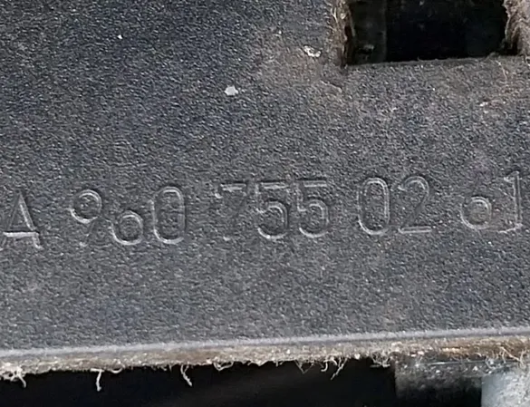 MERCEDES-BENZ ACTROS MP4 (2011-present) Glove box lock A9607520250,A9607520250,9607520250,A9607550214,A9607550214,9607550214,A9607550261,A9607550261,9607550261,A9607550461,A9607550461,9607550461 33794372