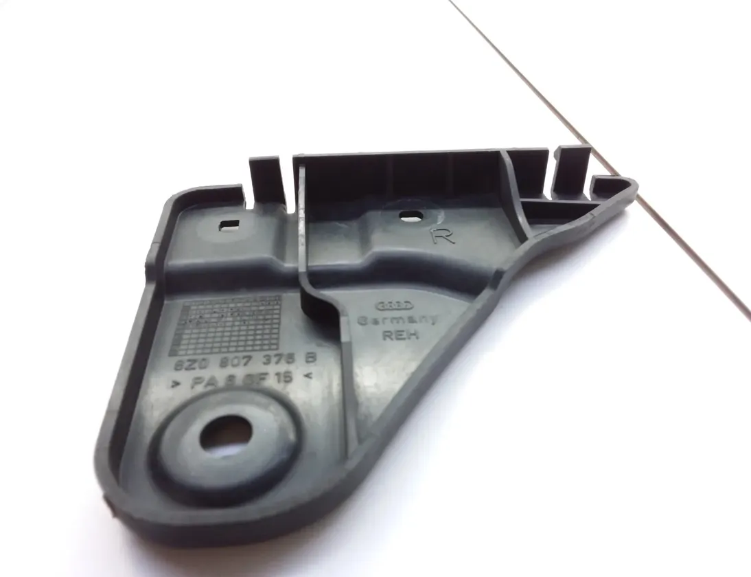 AUDI A2 8Z (1999-2005) Rear Right Bumper Bracket 8z0807376b 11620664