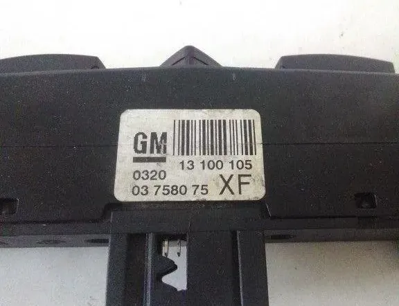 OPEL Astra H (2004-2014) кнопка опасности 13100105 20325036