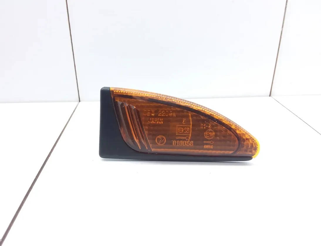 SUBARU Legacy 2 generation (1994-1999) Front Right Fender Turn Signal 220902,010058 23074055