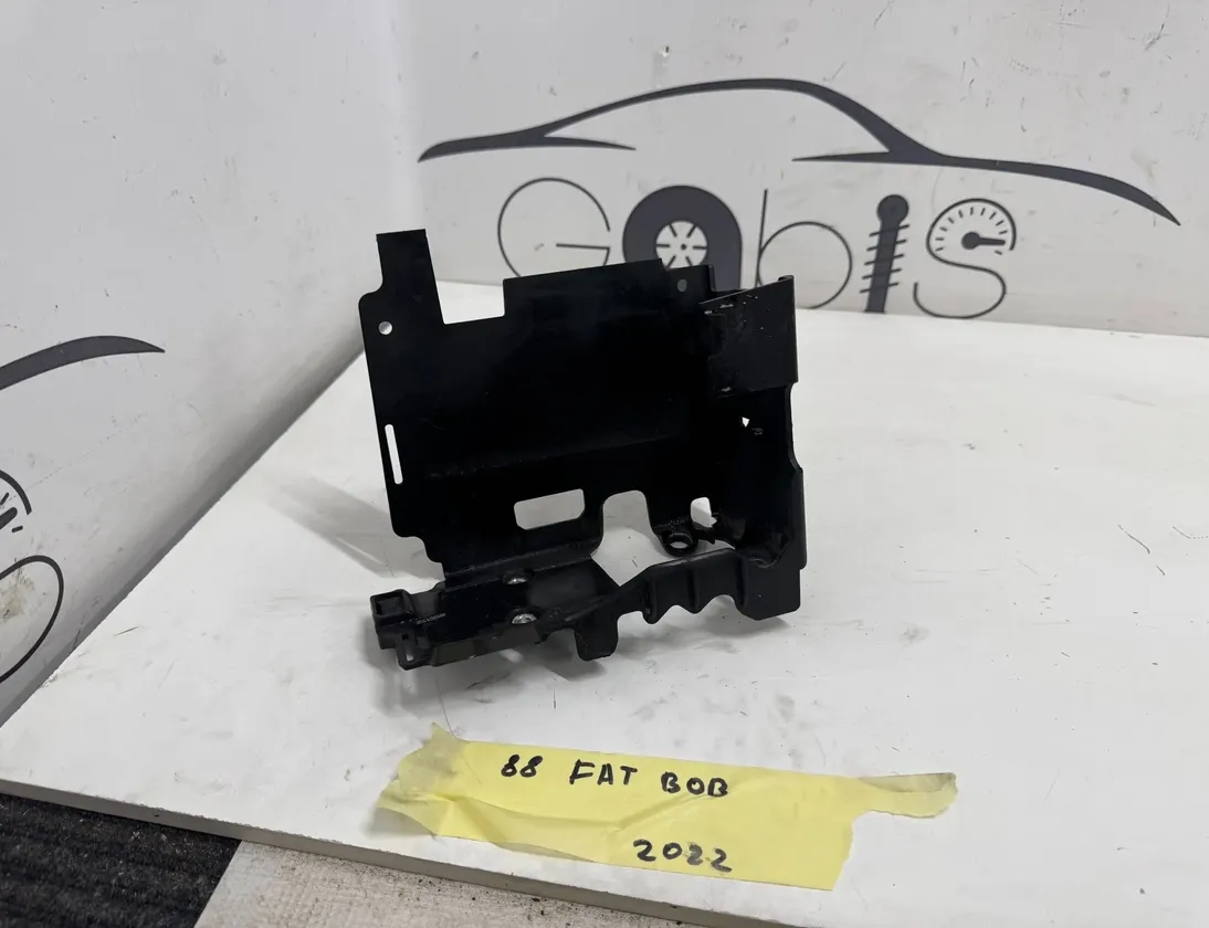 HARLEY-DAVIDSON MC SOFTAIL Батарейный ящик 32811204