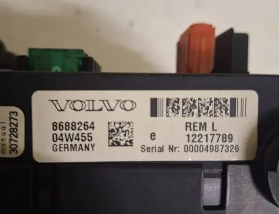 VOLVO V70 2 generation (2000-2008) Fuse box 8688264,04W455,12217789 35384974
