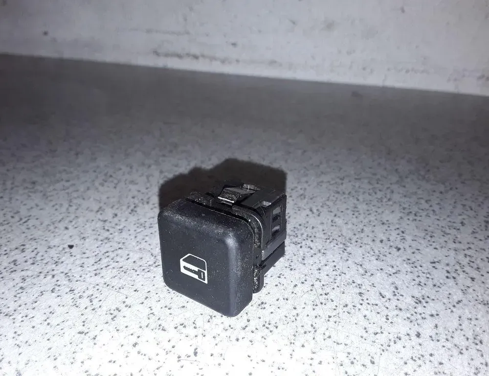 BMW 5 Series E39 (1995-2004) Central locking switch 8360828 33746202