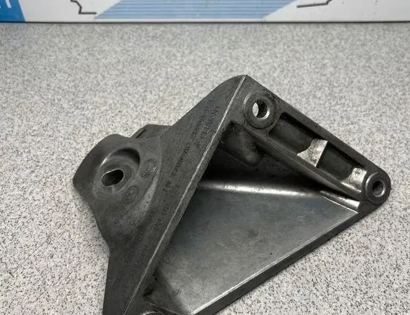 BMW 5 Series E60/E61 (2003-2010) Left Side Engine Bracket 6761149 33766068