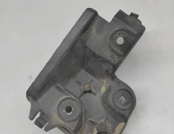 AUDI A6 C6/4F (2004-2011) Rear Right Bumper Bracket 4F9807892 33242485