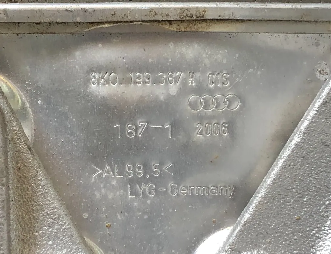 AUDI A4 B8/8K (2011-2016) Left Side Engine Bracket 8K0199387,8K0199307,8K0199387H 13502398