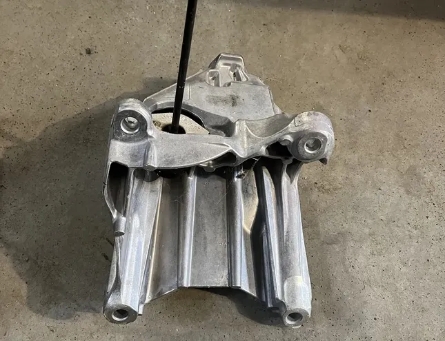 AUDI Q5 FY (2016-2024) Left Side Engine Bracket 80A199307,80A199307B 14324603