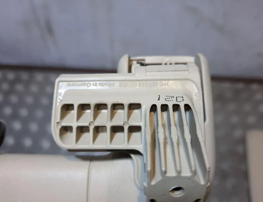 VOLKSWAGEN Touareg 2 generation (2010-2018) Rear Left Roof Handle 7P0857643B 33408807