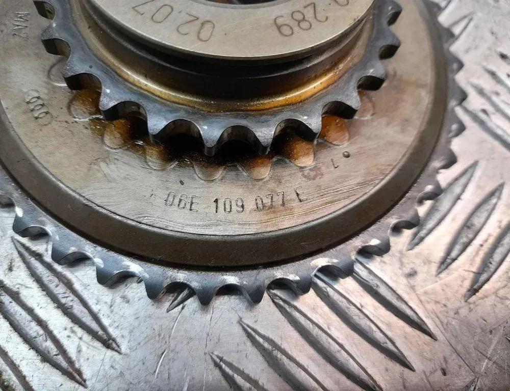 AUDI A6 C6/4F (2004-2011) Distribution intermediate gear 06E109077E 33420841