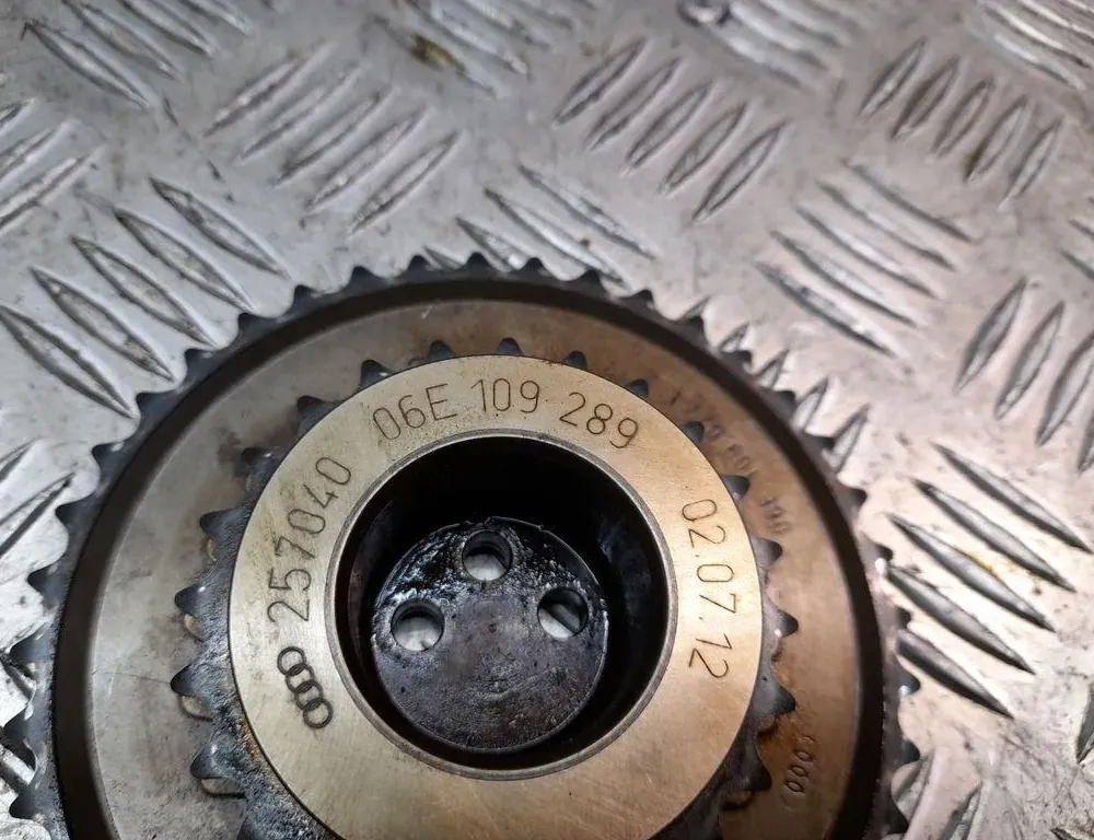 AUDI A6 C6/4F (2004-2011) Distribution intermediate gear 06E109077E 33420841