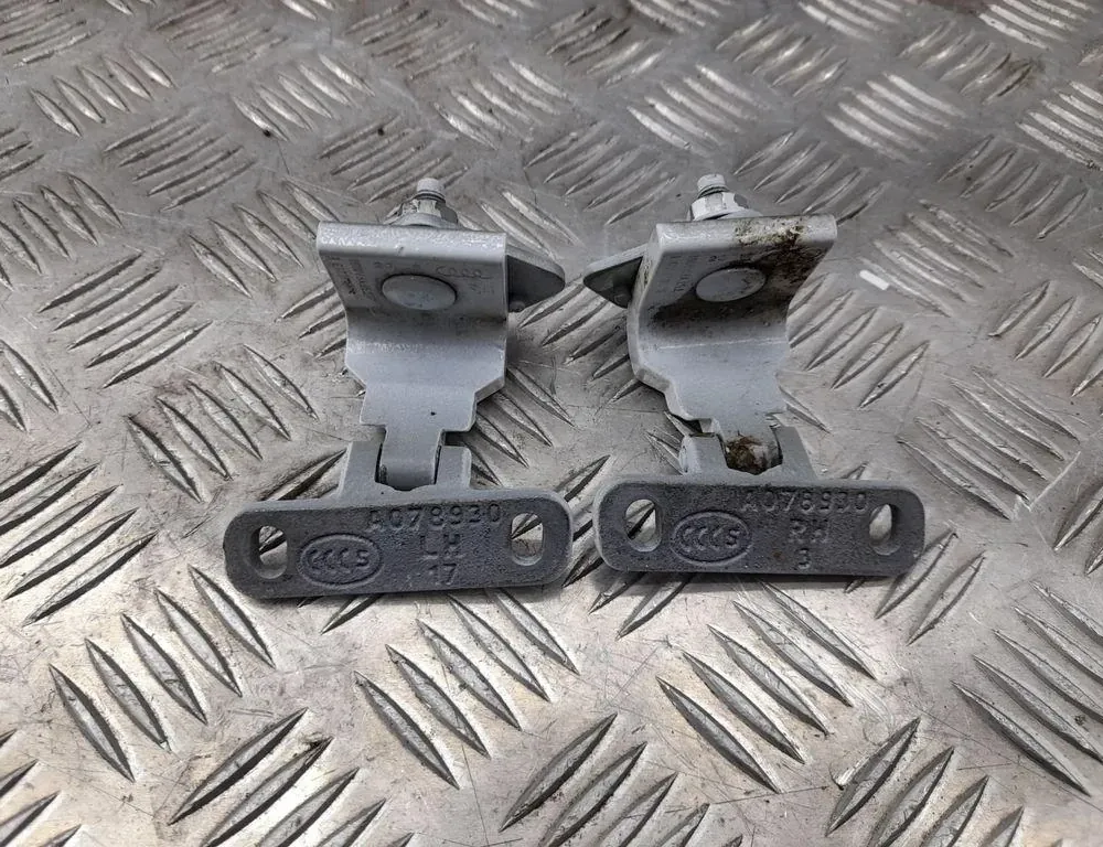 AUDI Q5 8R (2008-2017) Left Side Bootlid Hinge 8U0827299E 33423258