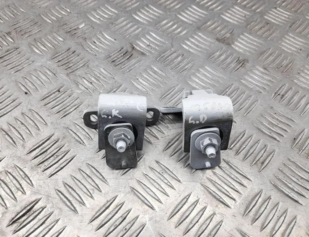 AUDI Q5 8R (2008-2017) Left Side Bootlid Hinge 8U0827299E 33423258