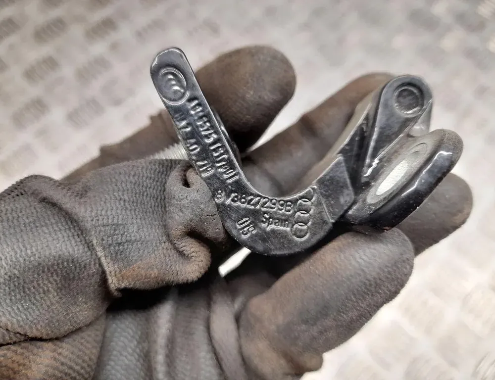 AUDI Q3 F3 (2018-2024) Right Side Bootlid Hinge 8V3827299B 33429834