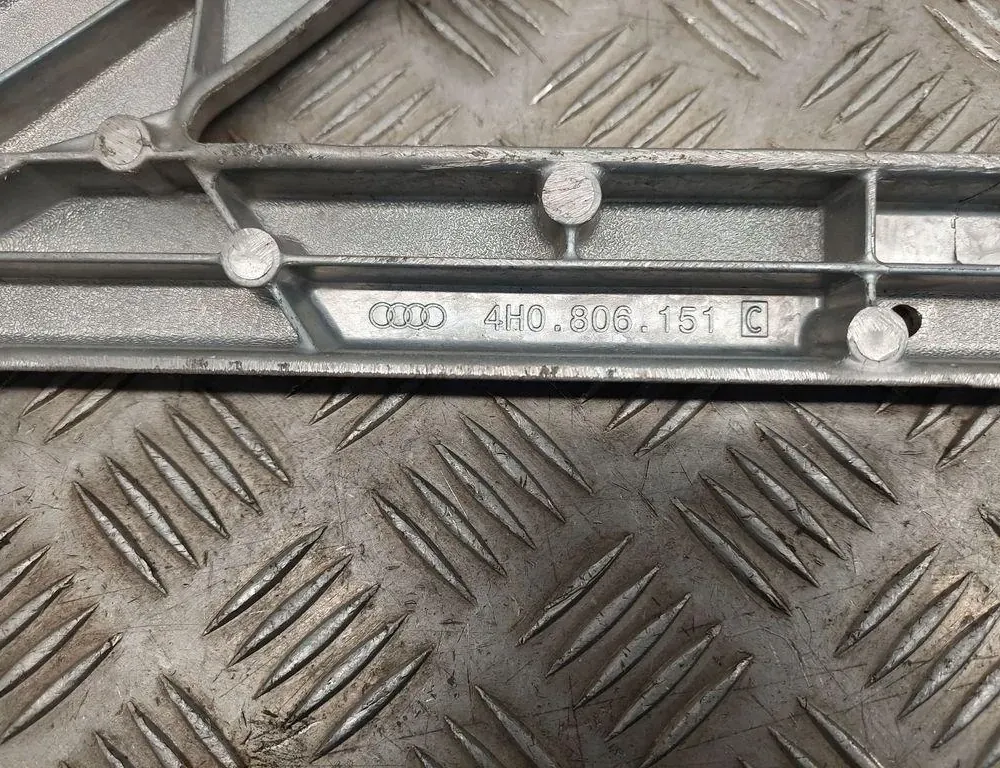 AUDI A8 D2/4D (1994-2002) Другие части внутренние двигателя 4H0806151C 33432000