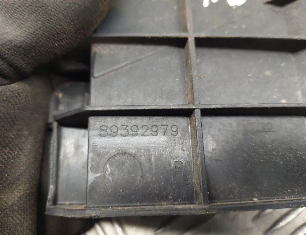 AUDI Q5 8R (2008-2017) Left Headlight Bracket Mount 89392979 33434981