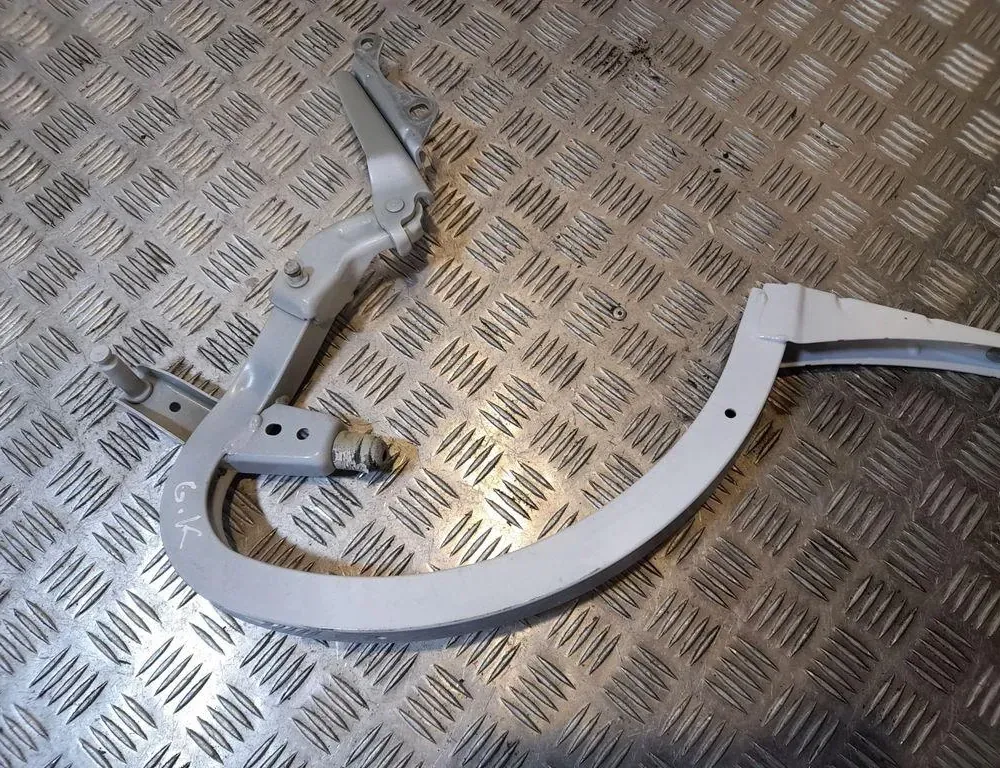 AUDI A6 C6/4F (2004-2011) Left Side Bootlid Hinge 4G5827301 33484752