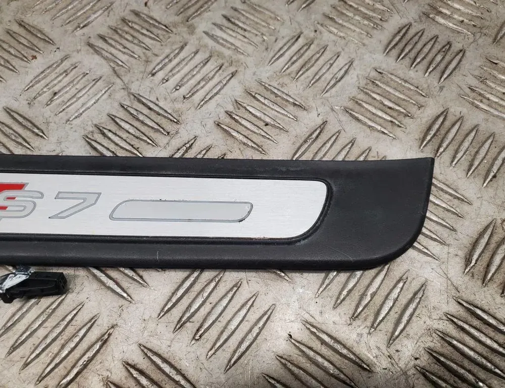 AUDI A7 C7/4G (2010-2020) Rear Right Sill Trim 4G8947424D 33488449