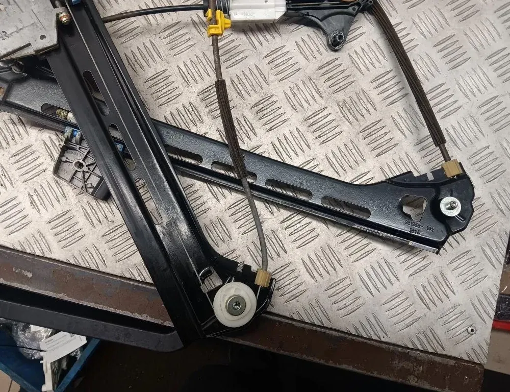 MERCEDES-BENZ E-Class W212/S212/C207/A207 (2009-2016) Стеклоподъемник задней левой двери A2077200546 33489486