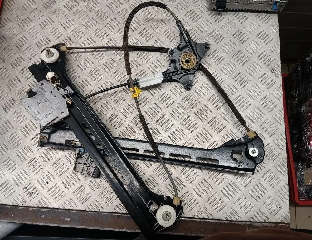 MERCEDES-BENZ E-Class W212/S212/C207/A207 (2009-2016) Стеклоподъемник задней левой двери A2077200546 33489486