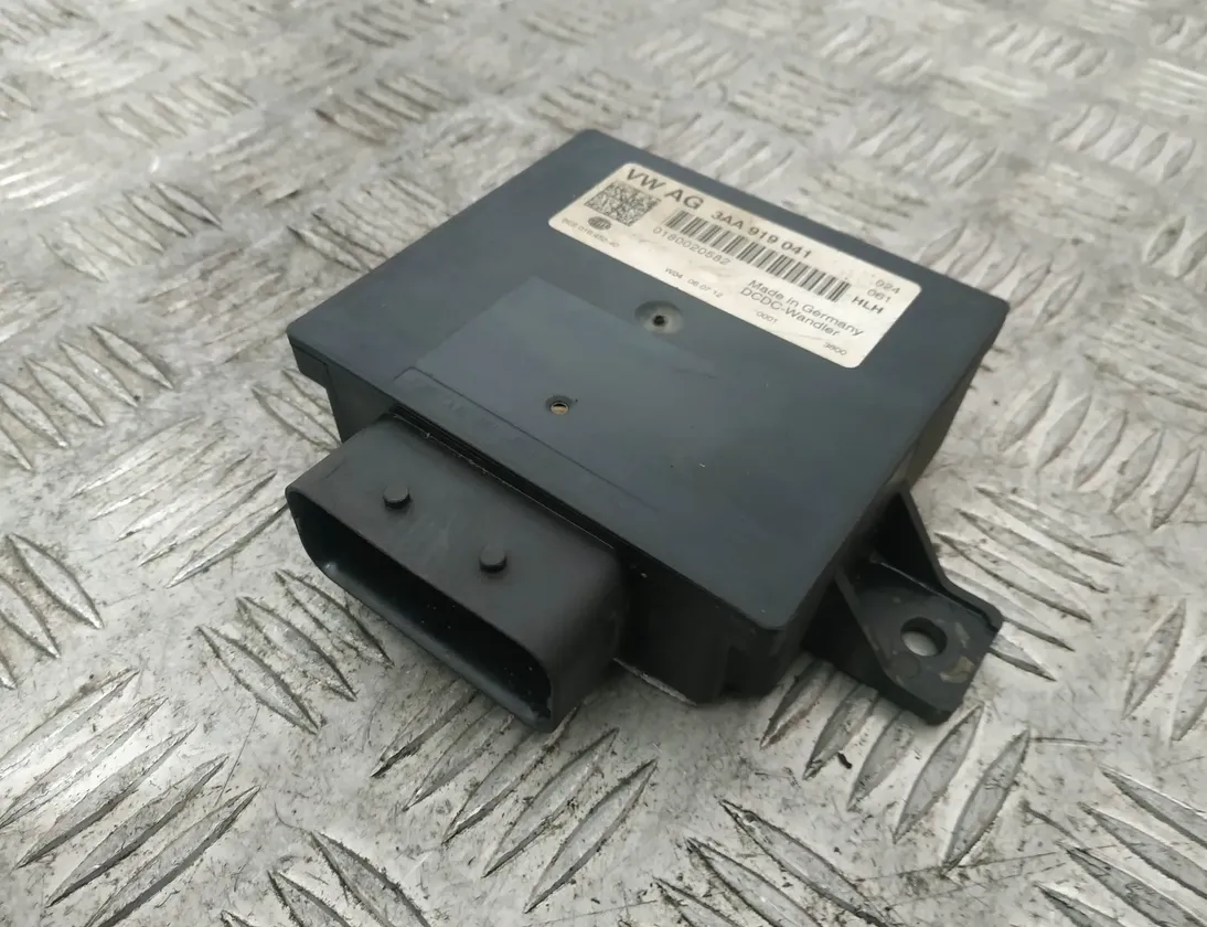 VOLKSWAGEN Passat B7 (2010-2015) Voltage Control Unit 3AA919041 17898782