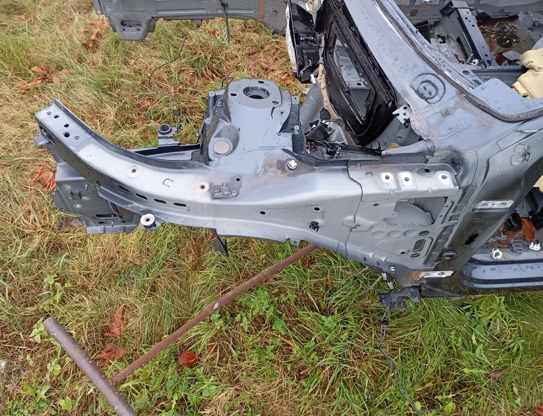 VOLVO XC60 2 generation (2017-2024) Front left quarter 33083586