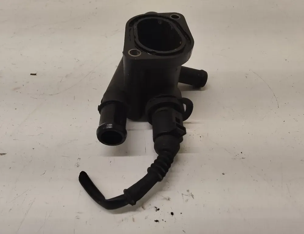 AUDI A4 B7/8E (2004-2008) Шланг радиатора охлаждения двигателя правой стороны 038121132D 34807406