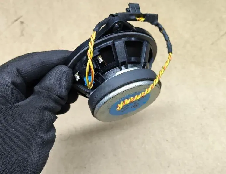 BMW 1 Series E81/E82/E87/E88 (2004-2013) Передн. пр. колонка в двери 6930902,61928910 33158122