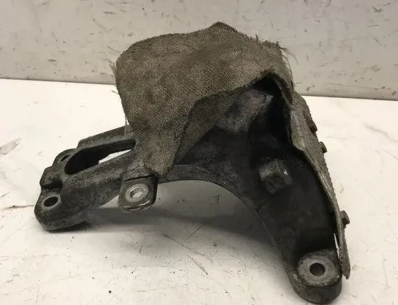 AUDI A5 8T (2007-2016) Rear engine bracket 8K0199308 32209547