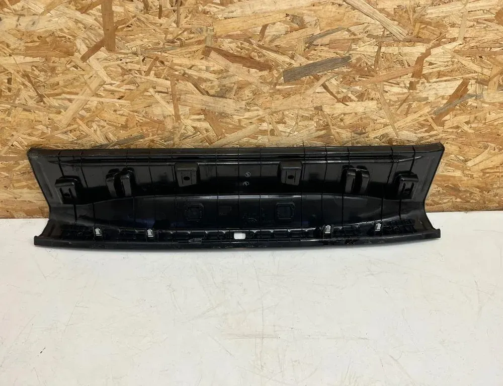 BMW 5 Series G30/G31 (2016-2023) Обделка замка багажника 7373574 33160661