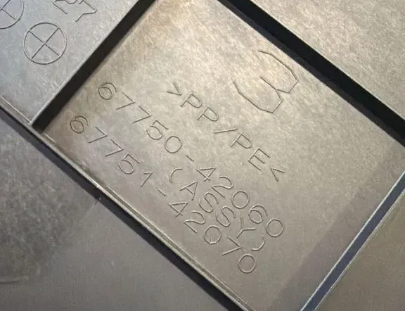 TOYOTA RAV4 5 generation (XA50) (2018-2024) Обивка крышки багажника 6775142070,6775042060 34258641