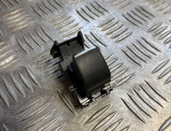 TOYOTA RAV4 5 generation (XA50) (2018-2024) Переключатель кнопок 3361005 34258391