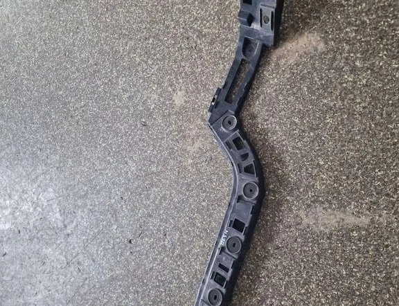 VOLKSWAGEN Passat B7 (2010-2015) Держатель заднего бампера правый 3AF807394 33869649