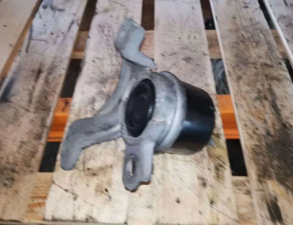 VOLVO XC60 1 generation (2008-2017) Front engine mount 33871964