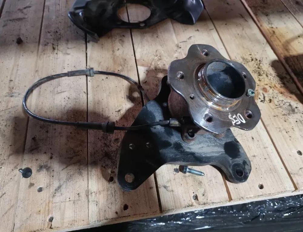 NISSAN Qashqai 2 generation (2013-2023) Rear Right Wheel Bearing 33875100