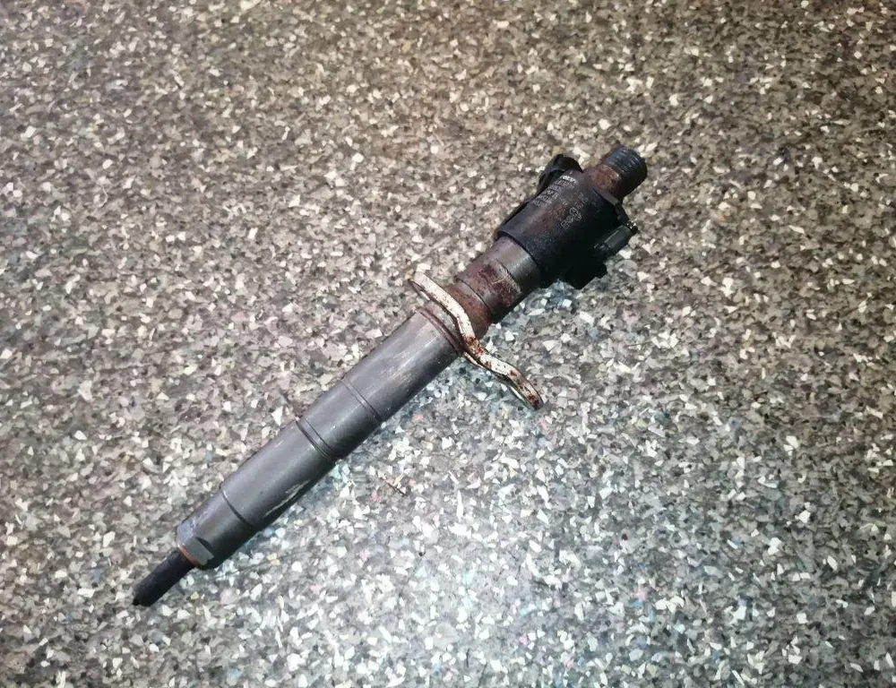 VOLVO XC60 1 generation (2008-2017) Fuel Injector 31303238 33883084