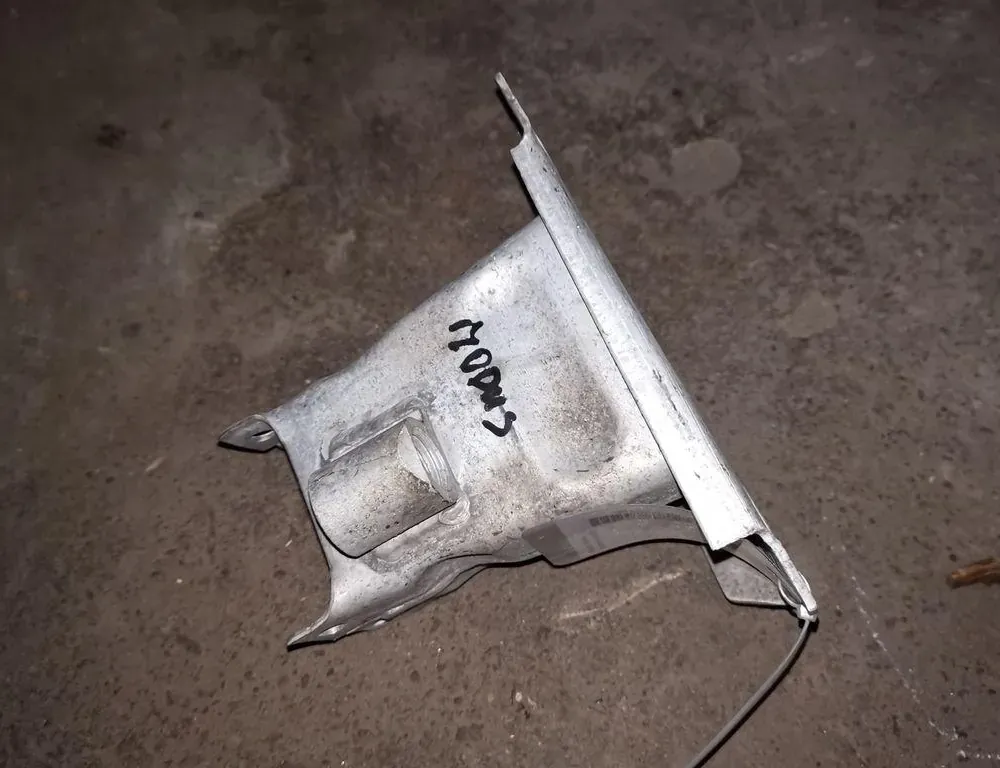 RENAULT Modus 1 generation (2004-2012) Front Left Bumper Bracket 8200104186D 35112408