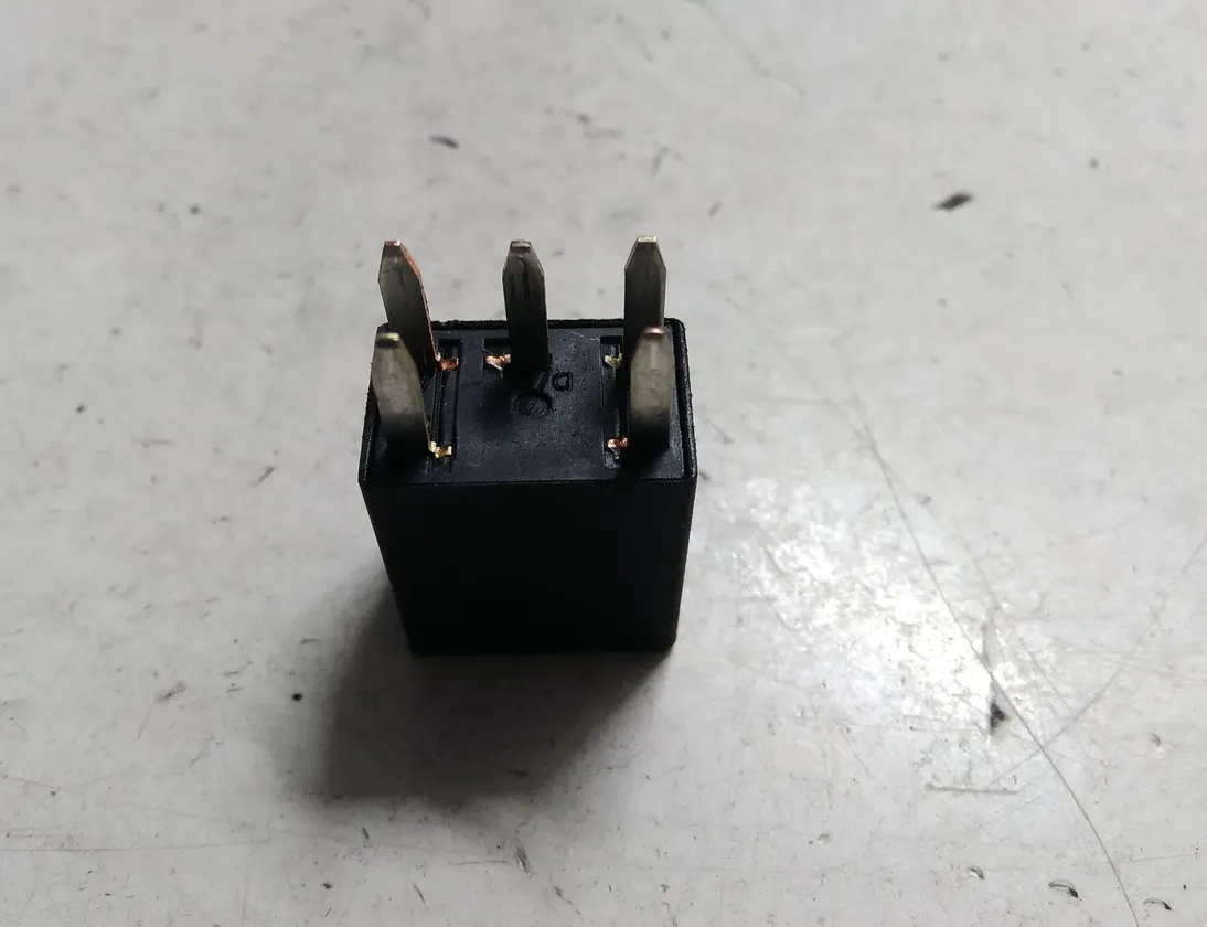OPEL Insignia A (2008-2016) Relays 13500128 28419871