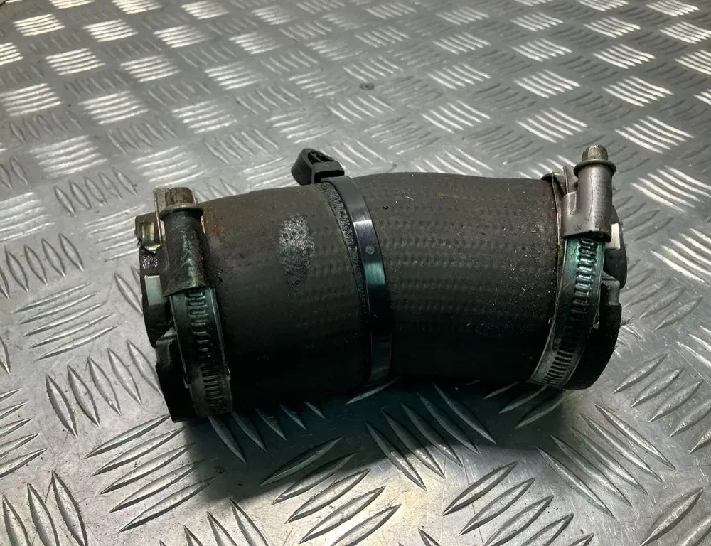 LAND ROVER Discovery Sport 1 generation (2014-2024) шланг радиатора интеркулера GJ326K863AA 33545649