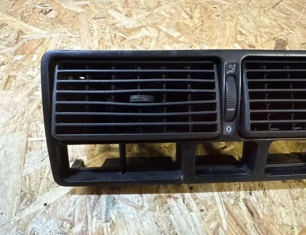 VOLKSWAGEN Golf 4 generation (1997-2006) Center console air vents 1J0819736C,1J0819734B,1J0819728C 36093438