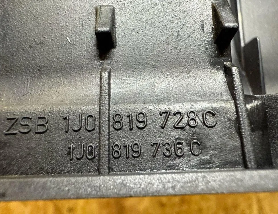 VOLKSWAGEN Golf 4 generation (1997-2006) Center console air vents 1J0819736C,1J0819734B,1J0819728C 36093438