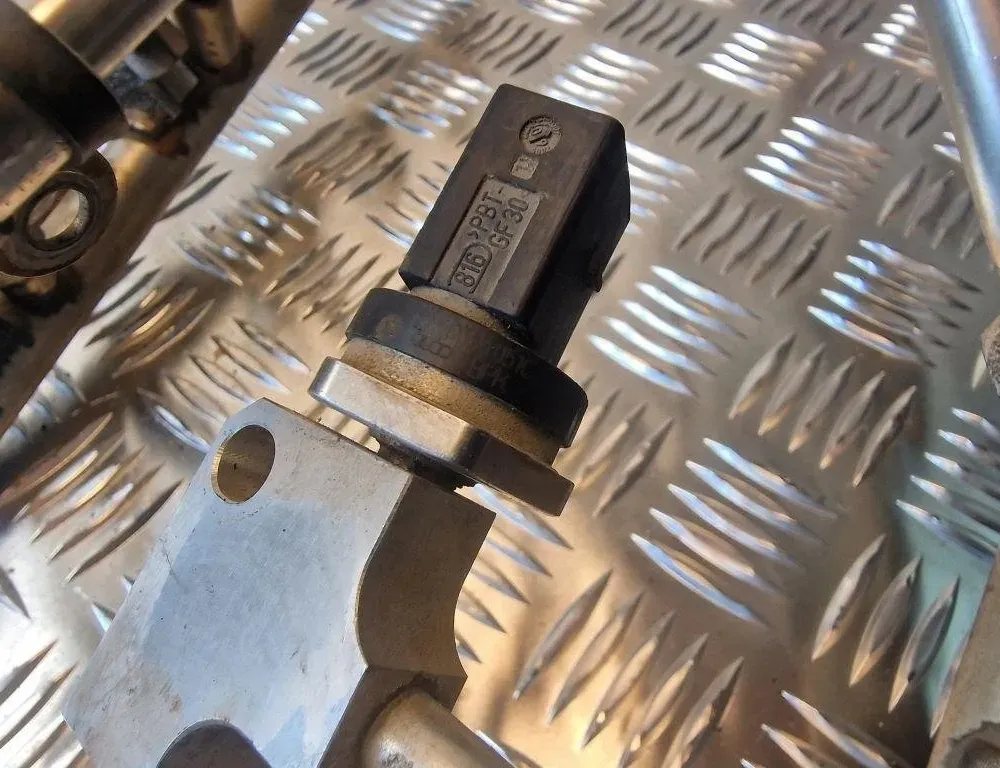 AUDI A8 D2/4D (1994-2002) Топливная рейка 079133316E,06D906051C 31239987